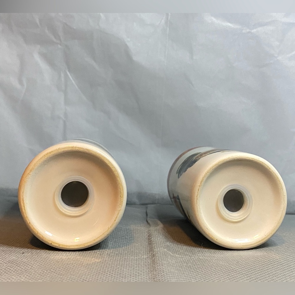 Ceramic Roster Design Salt & Pepper Shakers - Picture 4 of 4
